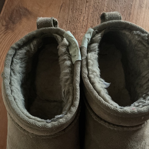 Ugg Ultra mini boot olive size 8 - Picture 3 of 7